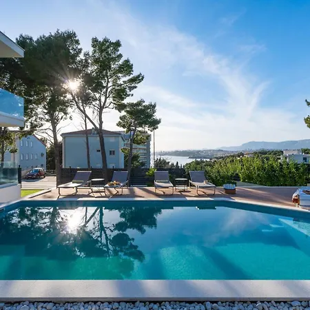 New Stylish 5-bedroom Aride With Pool, Sea Views Villa