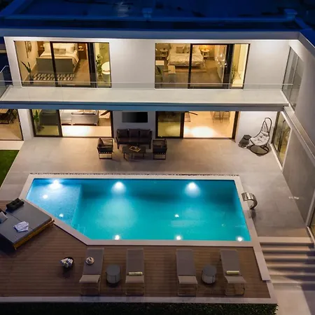 New Stylish 5-bedroom Aride With Pool, Sea Views