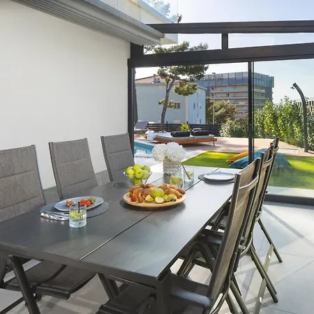 New Stylish 5-bedroom Aride With Pool, Sea Views Villa *