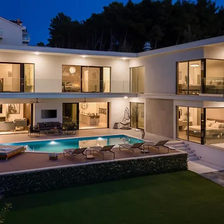 Villa New Stylish 5-bedroom Aride With Pool, Sea Views *