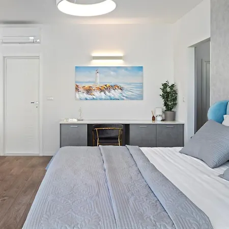 New Stylish 5-bedroom Aride With Pool, Sea Views