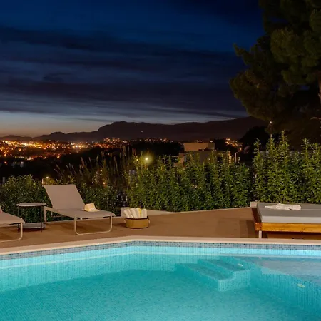 New Stylish 5-bedroom Aride With Pool, Sea Views * Podstrana