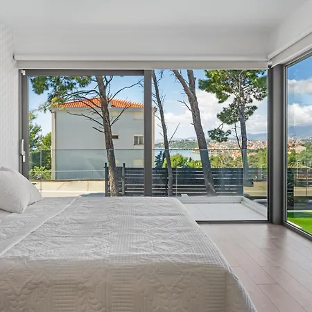 New Stylish 5-bedroom Aride With Pool, Sea Views Villa *