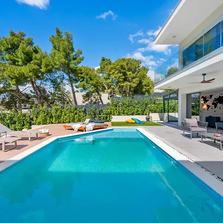New Stylish 5-bedroom Aride With Pool, Sea Views Villa *