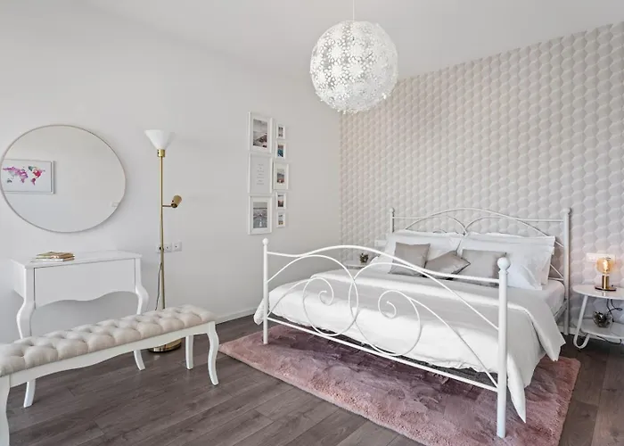 Stylish 5-bedroom Aride With Pool, Sea Views * Podstrana