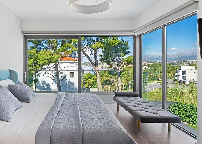Stylish 5-bedroom Aride With Pool, Sea Views Villa
