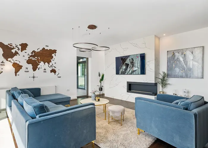 Villa Stylish 5-bedroom Aride With Pool, Sea Views Podstrana